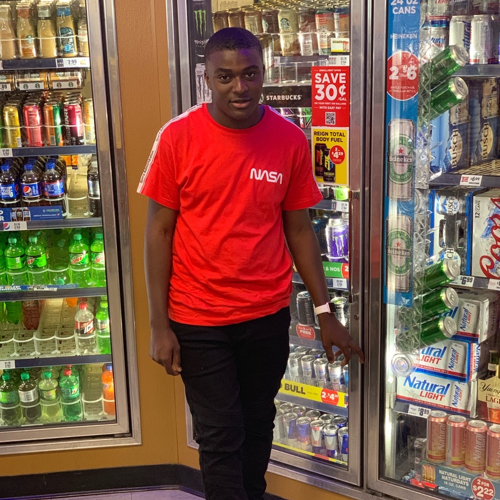 Meet your Posher, Devin